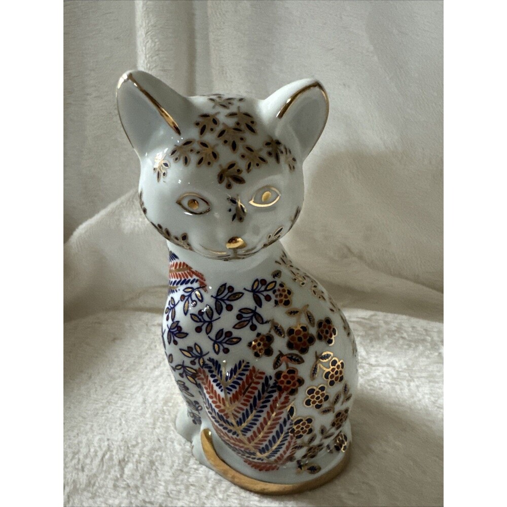 Vintage Japanese Imari Neko Porcelain Cat Figurine Handpainted Gold Guild 5 inch